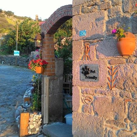 Assos Bohemian Hotel ภายนอก รูปภาพ
