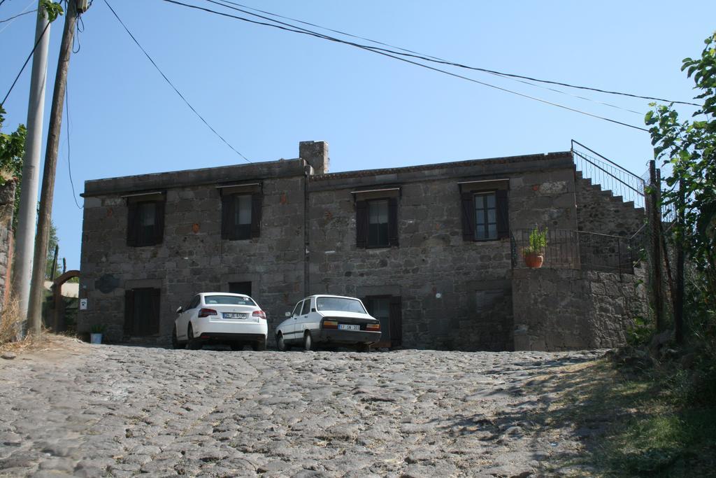 Assos Bohemian Hotel ภายนอก รูปภาพ
