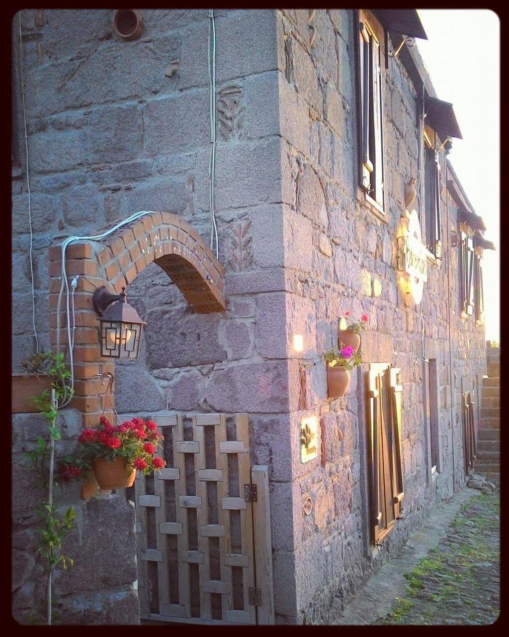 Assos Bohemian Hotel ภายนอก รูปภาพ