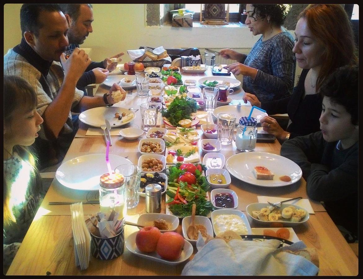 Assos Bohemian Hotel ภายนอก รูปภาพ