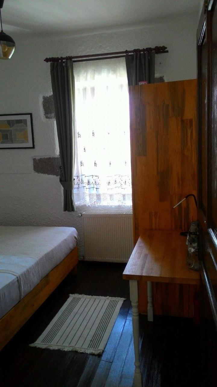 Assos Bohemian Hotel ภายนอก รูปภาพ