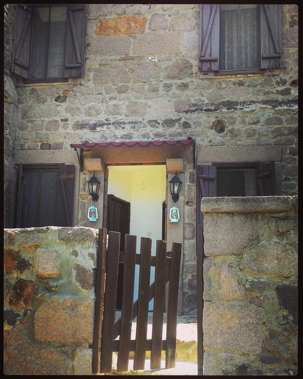 Assos Bohemian Hotel ภายนอก รูปภาพ